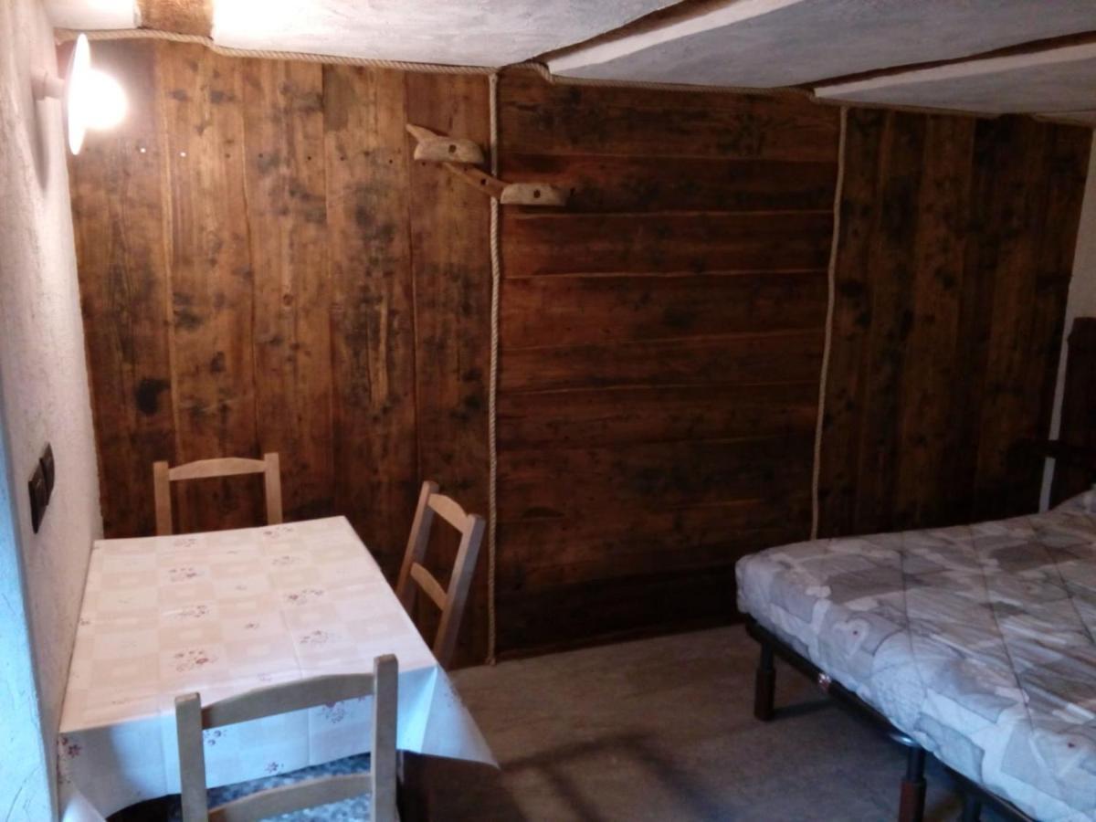Agri-B&B Lou Col Canosio Exteriör bild