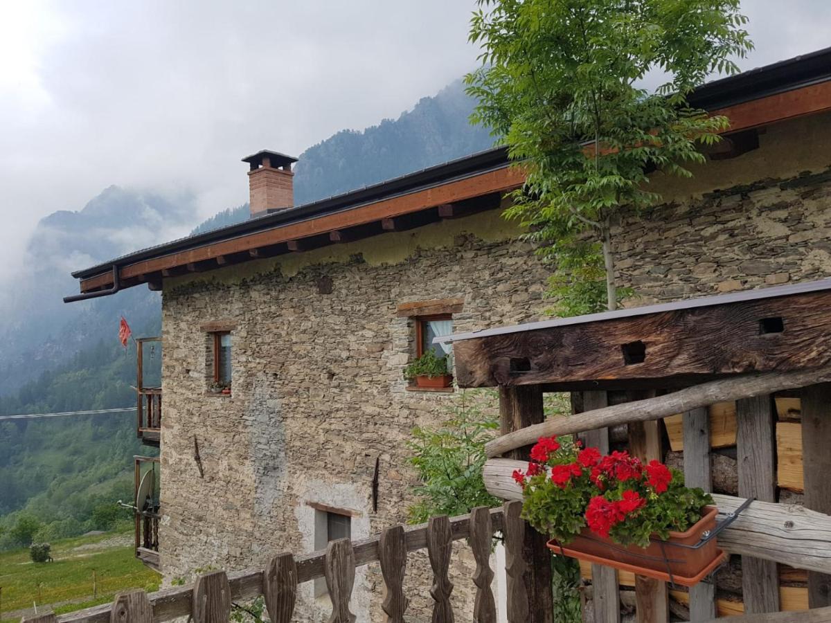 Agri-B&B Lou Col Canosio Exteriör bild
