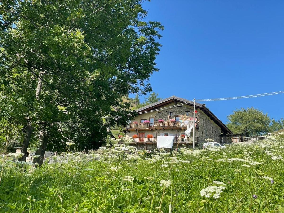 Agri-B&B Lou Col Canosio Exteriör bild